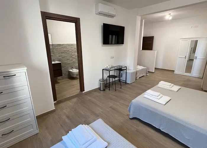 Cala Portavecchia 4* מונופולי